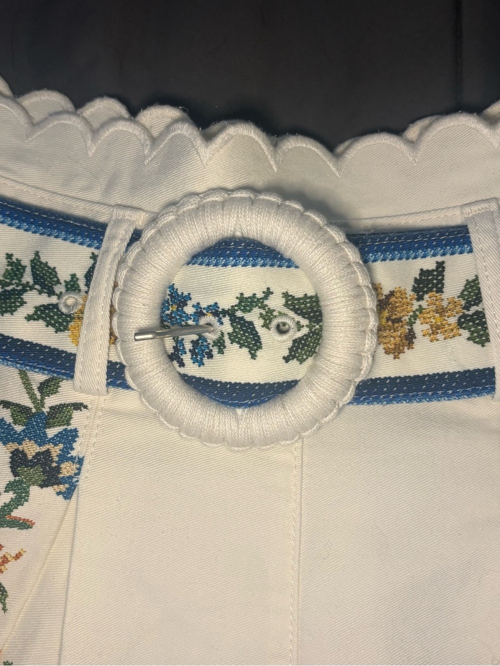 FARM Rio Off-White Emily Floral Tapestry Belted Shorts πΌπ - Picture 3 of 6